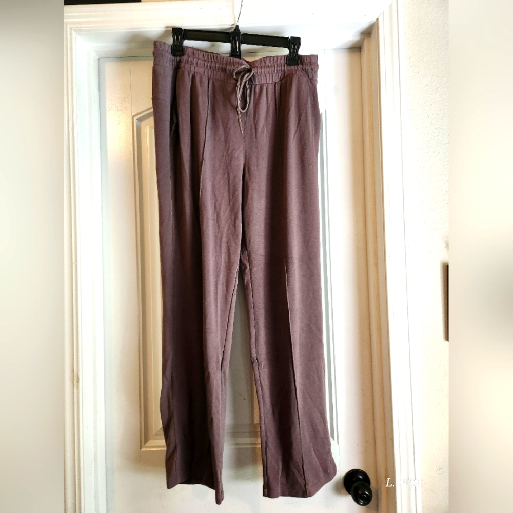Danskin Straight Leg Pants